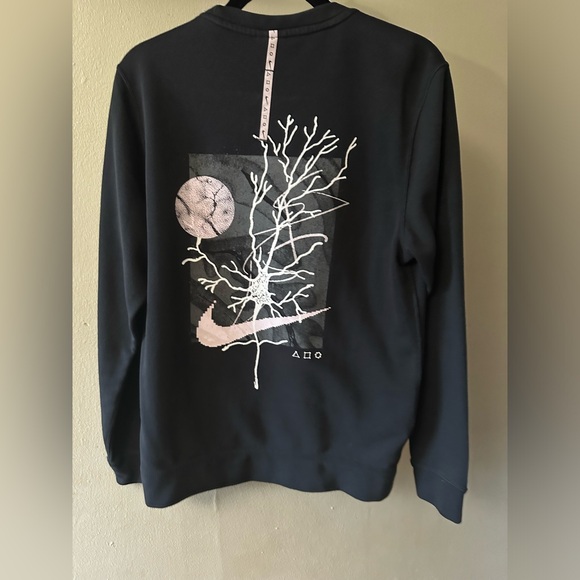 Black Nike sweater with design on back size S - Picture 4 of 4